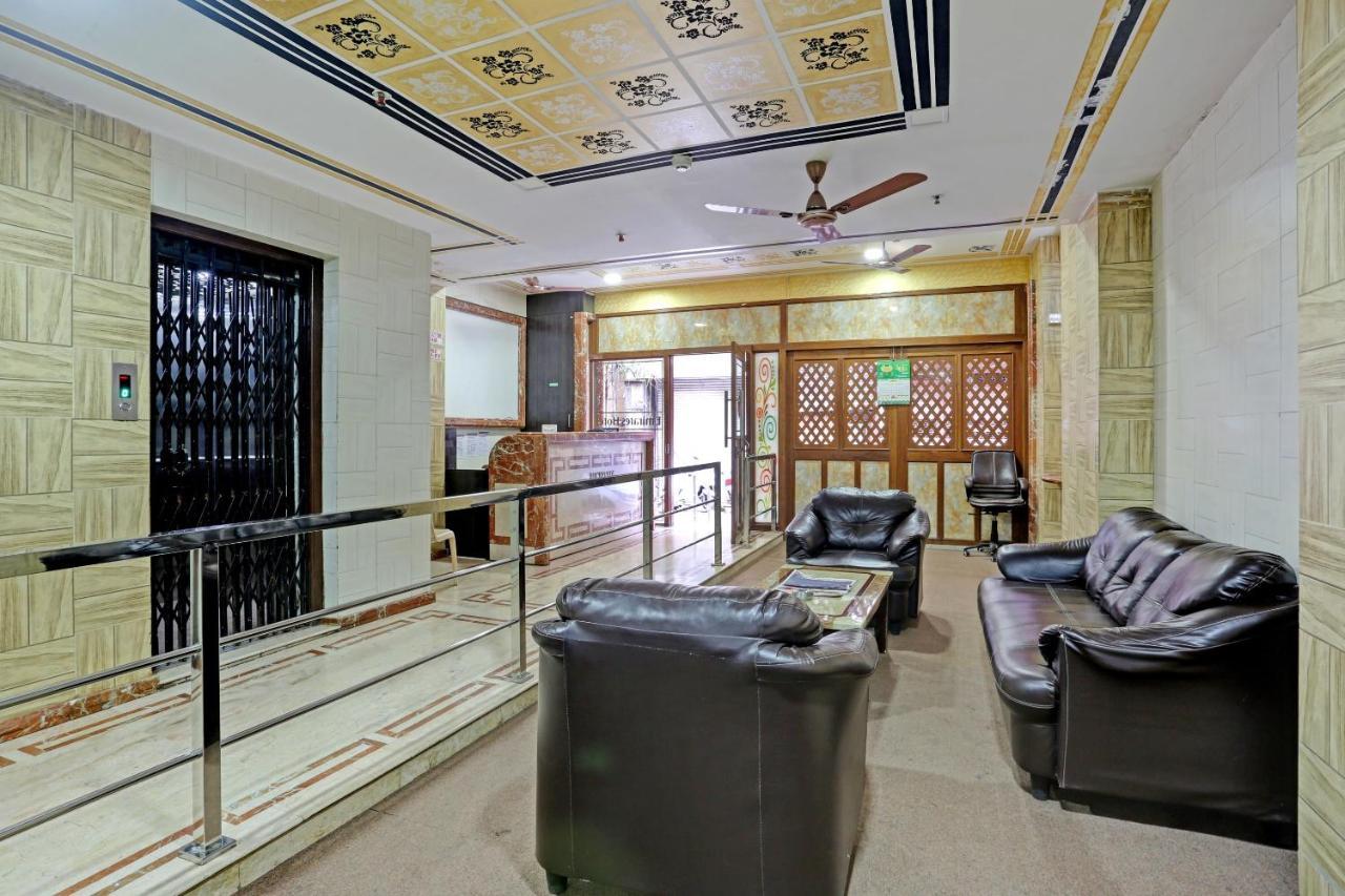 Capital O 79386 Hotel Emirates ムンバイ エクステリア 写真