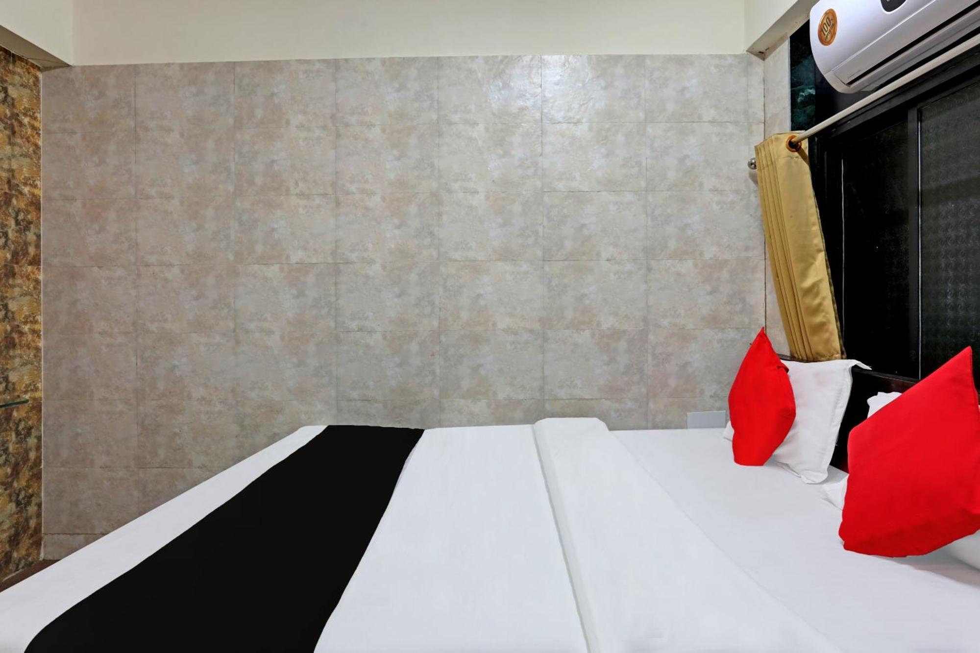 Capital O 79386 Hotel Emirates ムンバイ エクステリア 写真